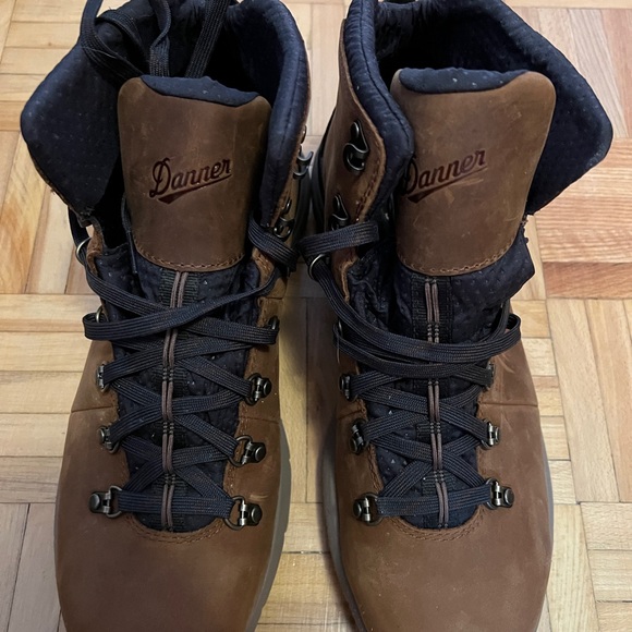 Danner Moutain 600 Leather Boots - Picture 2 of 8